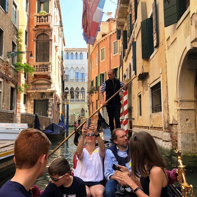 Venice: Private Grand Canal Gondola Ride from Rialto - What a private group of five is worth