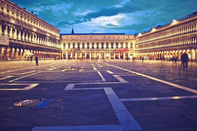 Venice: Private Half Day Guided Tour and Gondola Experience - What the private format is worth