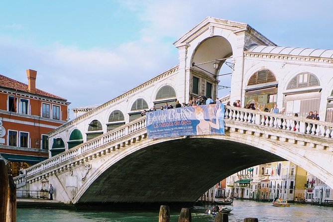 Venice: Private Half Day Guided Tour and Gondola Experience - Pace, guides, and the small details