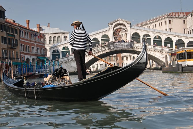 Venice Private Tour for Families with Gondola Ride - The 30-minute gondola ride