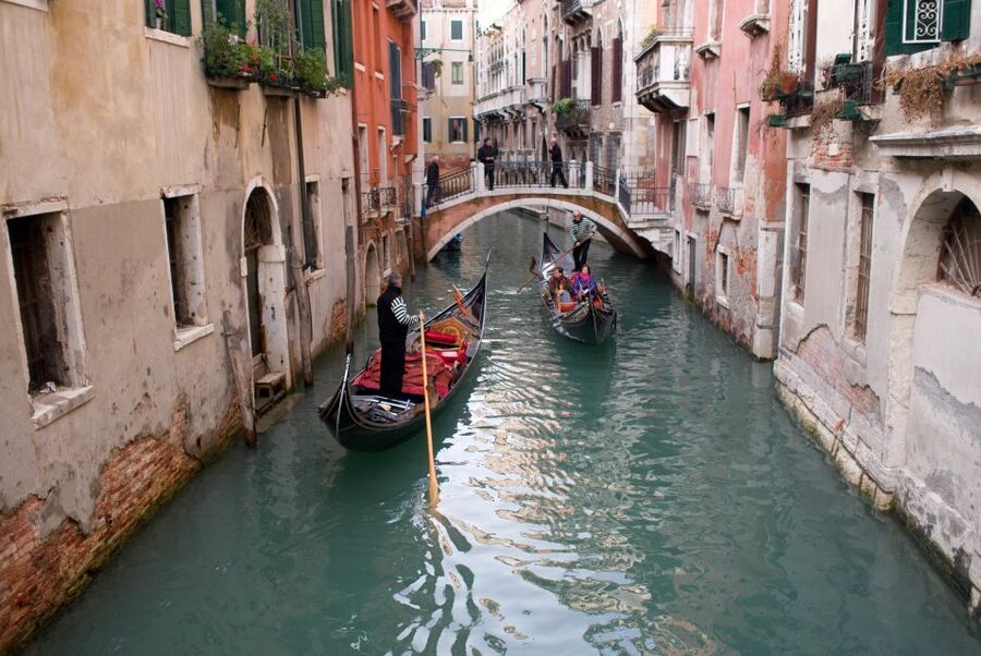 Venice: Private Tour with Doge's Palace, St. Mark's, Gondola - Rialto Bridge and Marco Polo’s former home