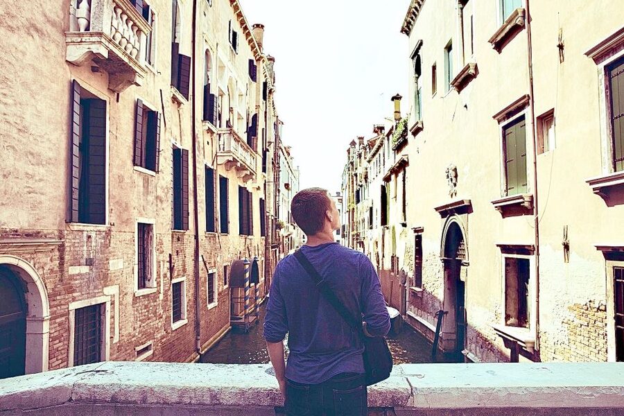 Venice: Private Walking Tour with Optional Gondola Ride - Palazzo Contarini del Bovolo and the spiral staircase