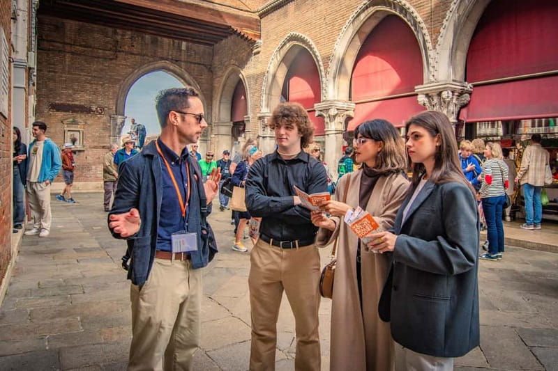 Venice: Private Walking Tour with Optional Gondola Ride - Should you add the gondola ride?