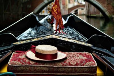 Romantic Palace Dinner and Private Gondola Ride