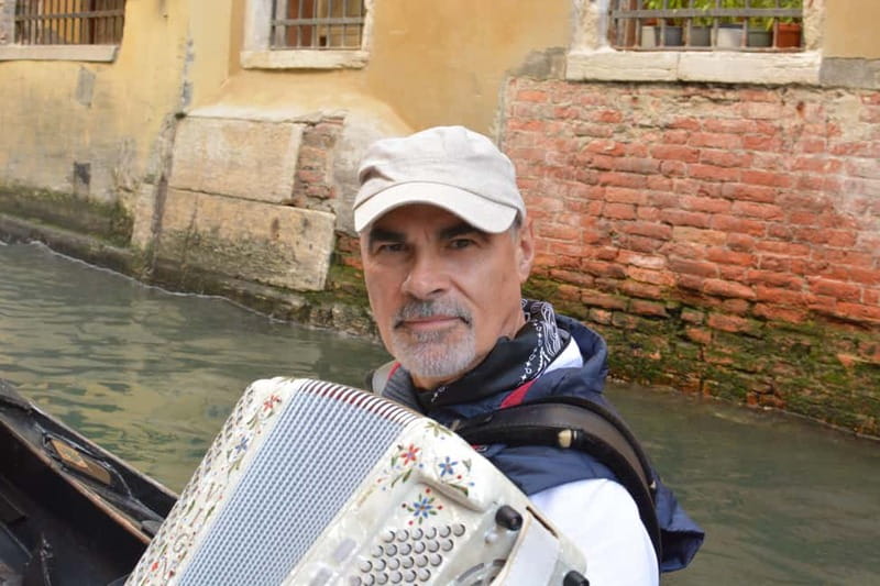 Venice: Romantic Shared Gondola Serenade on the Grand Canal - Sliding through Venice’s narrow canals