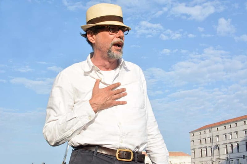 Venice: Romantic Shared Gondola Serenade on the Grand Canal - How the live serenade actually works