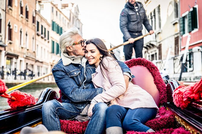 Venice's Icons: Basilica, Doge Palace, Rialto & Optional Gondola - Rialto Bridge and the working side of Venice