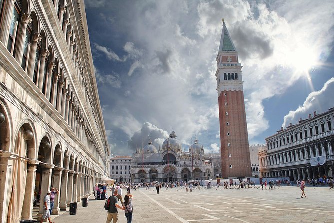 Venice Saint Mark's Basilica and gondola tour in the morning - Dress, bags, and practical rules