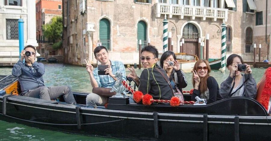 Venice: Shared Gondola Ride - Meeting near St. Mark’s Square, not beside the canal