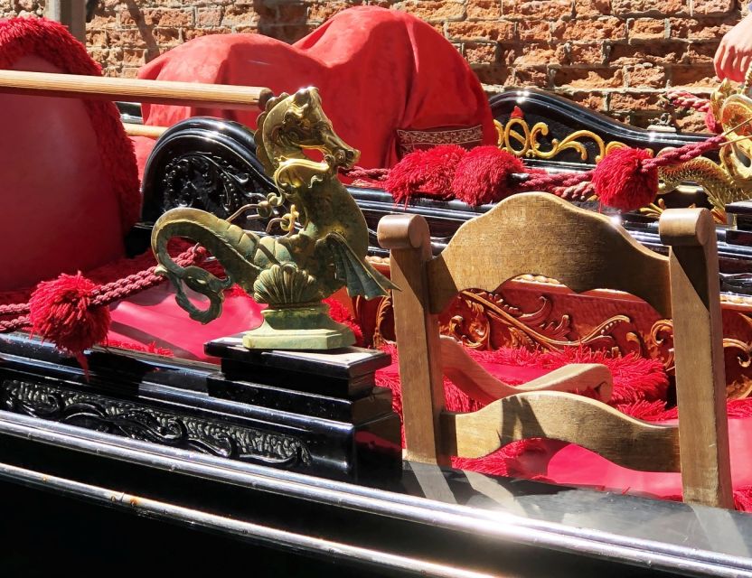 Venice: Shared Gondola Ride - Side canals, bridges, and the Grand Canal question