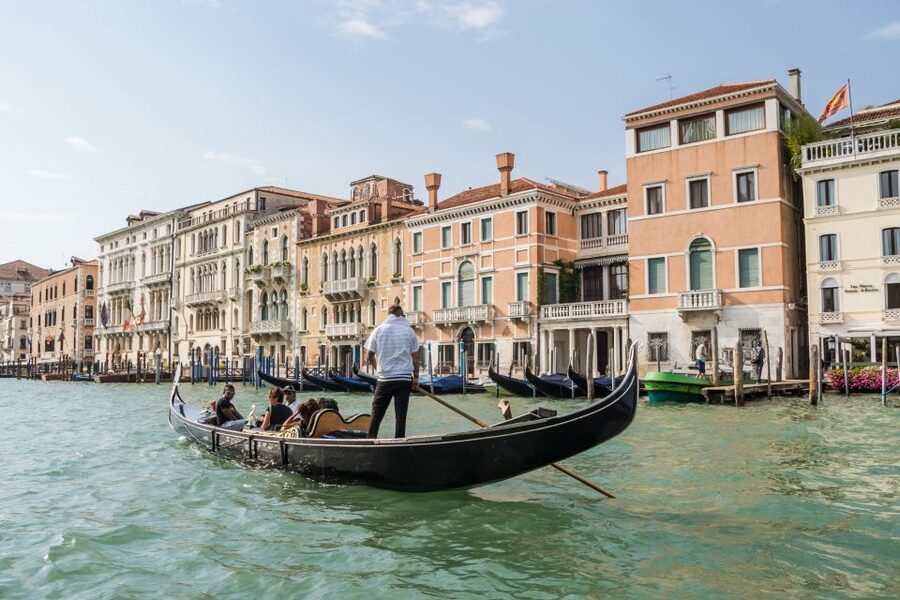 Venice: Shared Gondola Ride Across the Grand Canal - Teatro La Fenice and Campo Manin