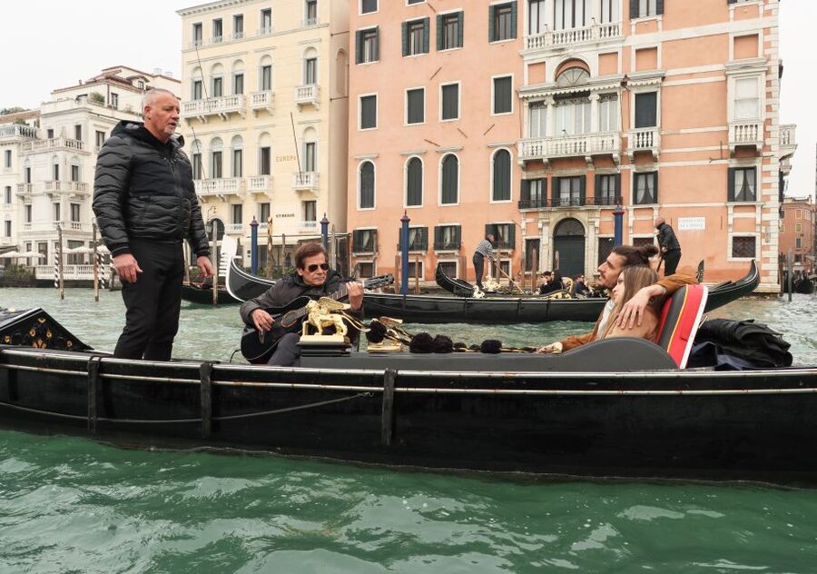 Venice: Shared Gondola Ride and Serenade - Key points to know before booking
