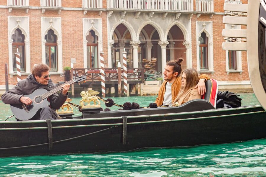Venice: Shared Gondola Ride and Serenade - Grand Canal palaces and the inner canals