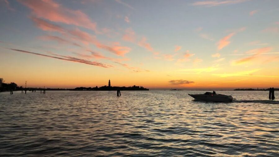 Venice: Shared Gondola Ride at Sunset - Should You Book the Venice Sunset Gondola?