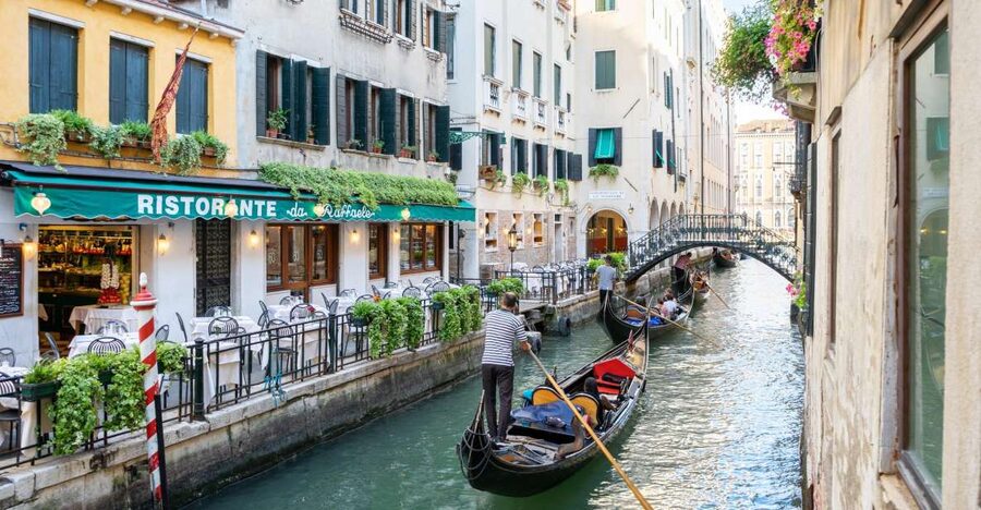 Venice: Shared Gondola Ride through the Lagoon City - Key points to know before booking