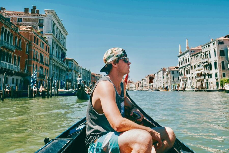 Venice: Shared Gondola Ride through the Lagoon City - Boarding a shared gondola