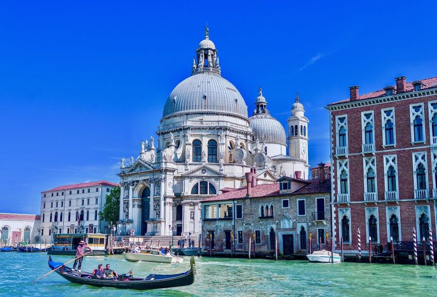 Venice: Shared Gondola Ride through the Lagoon City - San Moisè Church and the approach to La Fenice