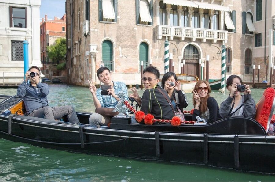 Venice Shared Gondola Ride - Sharing a gondola with up to five people
