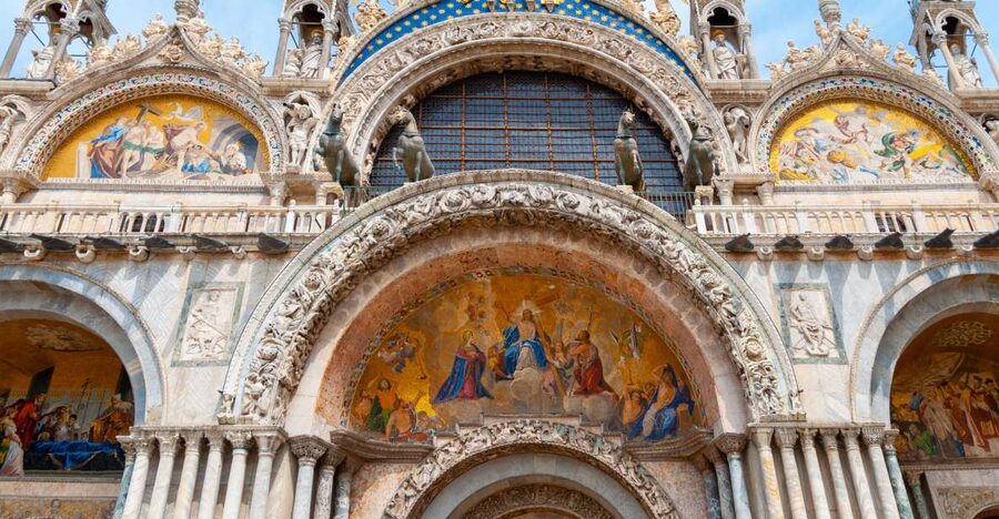 Venice: St. Mark's Basilica and Gondola Morning Tour - Entering St. Mark’s Basilica at 10:45 a.m.