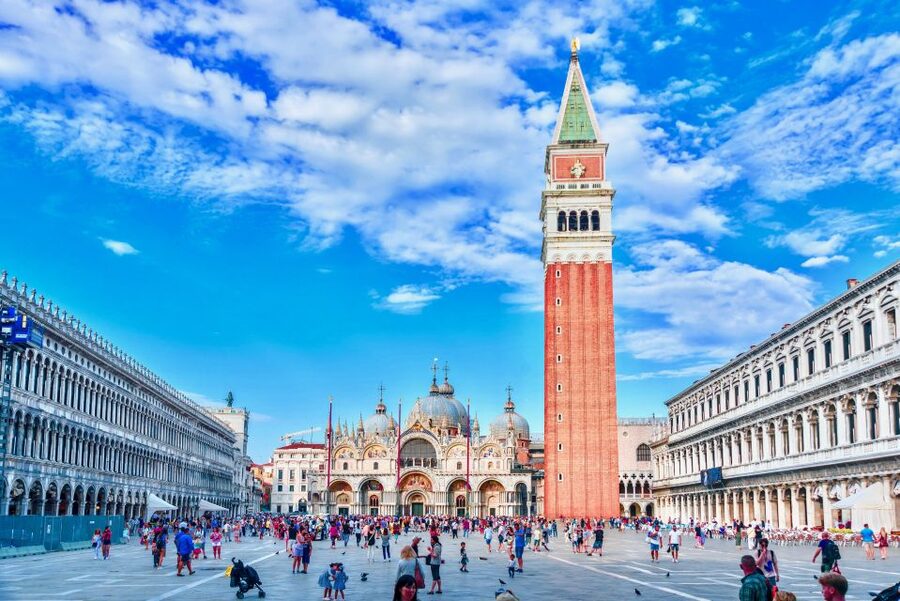 Venice: St. Mark's Basilica and Gondola Morning Tour - The 3 p.m. shared gondola ride