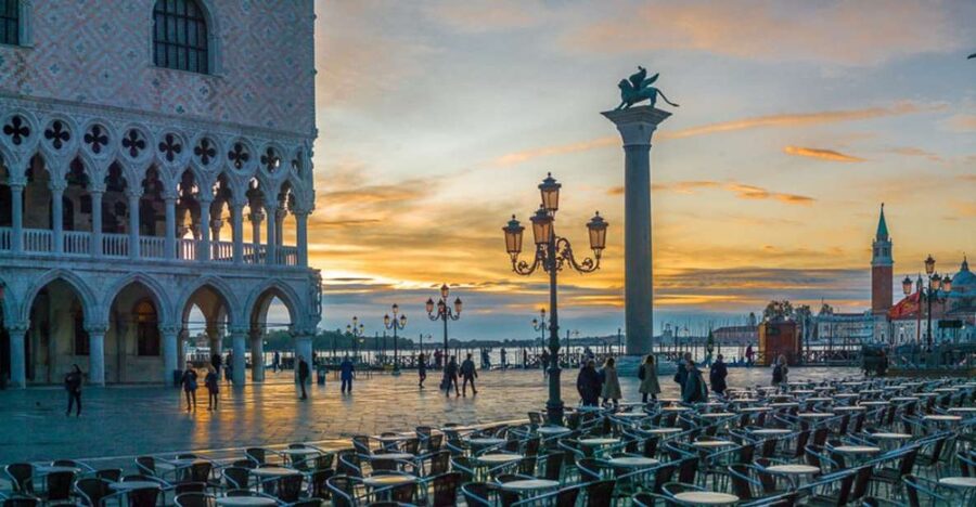 Venice: St Mark's Basilica, Doge's Palace, and Gondola Ride - Doge’s Palace and the machinery of Venetian power