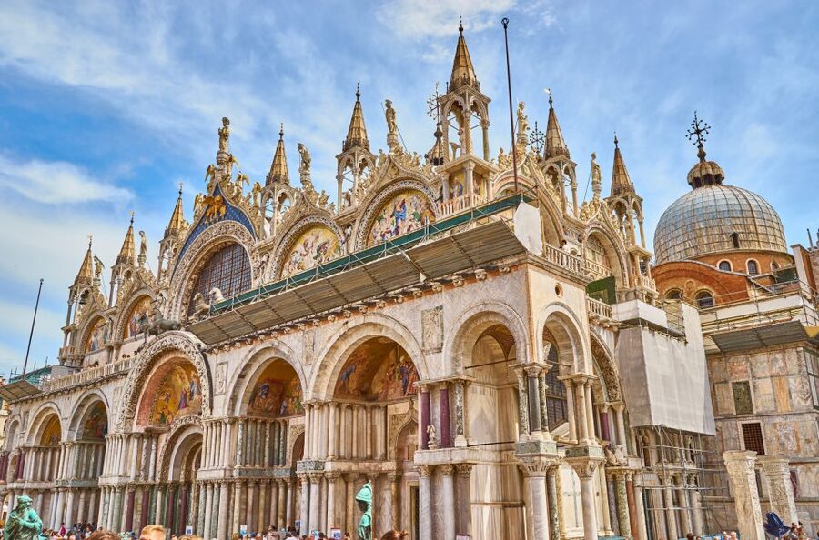 Venice: St. Mark's Basilica, Doge's Palace & Gondola Ride - St. Mark’s Basilica and its gold mosaics