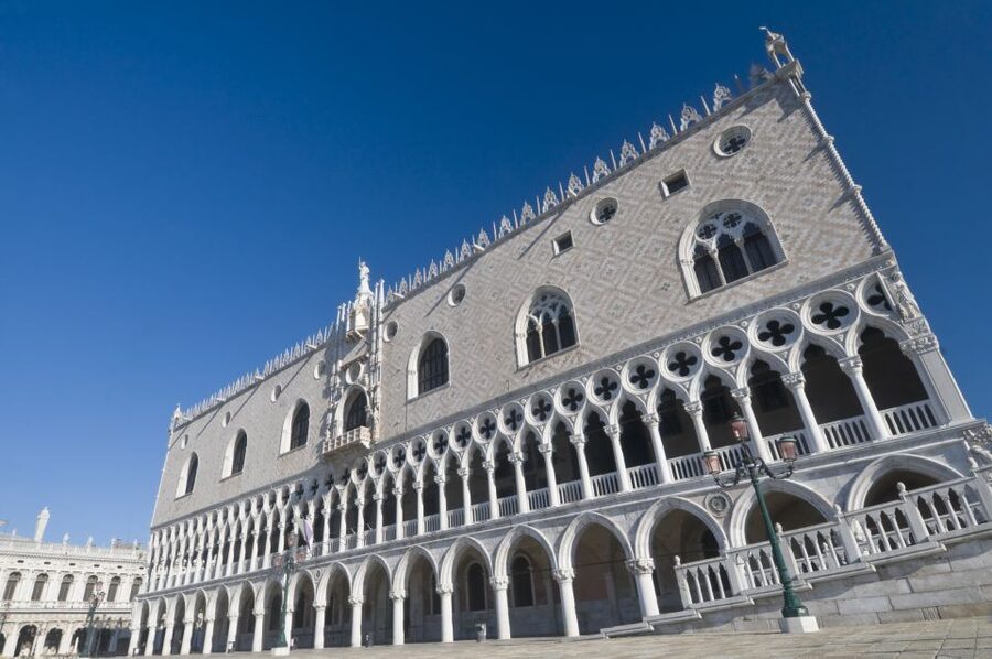 Venice: St. Mark's Basilica, Doge's Palace & Gondola Ride - The guides make or break the day
