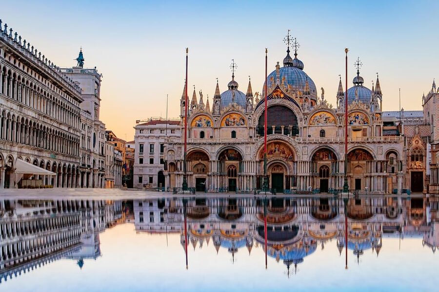 Venice: St. Mark's Basilica Guided Tour and Gondola Ride - Key points at a glance