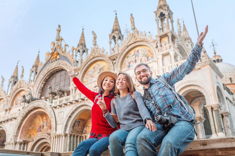 Venice: St. Mark's Basilica Guided Tour and Gondola Ride - Why this short Venice combination works
