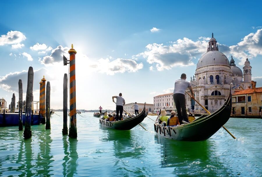 Venice: St. Mark's Basilica Guided Tour and Gondola Ride - What you need to wear and carry inside