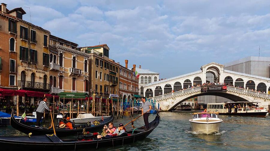 Venice: St. Mark's Basilica Guided Tour & Gondola Ride - Group size, headsets, and the guide factor