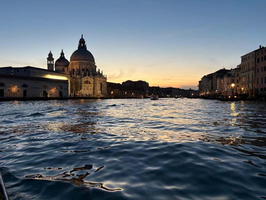 Venice: St. Mark’s Walking Tour & Gondola Traghetto Crossing - Using the audio guide without wasting time