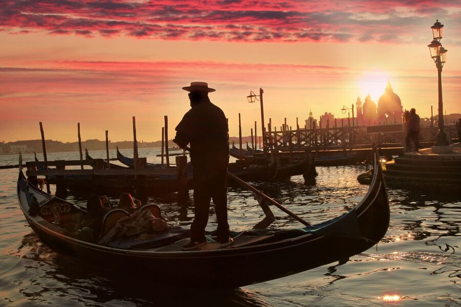 Venice: Sunset or Evening Gondola Tour - Venice by gondola, what you are really buying