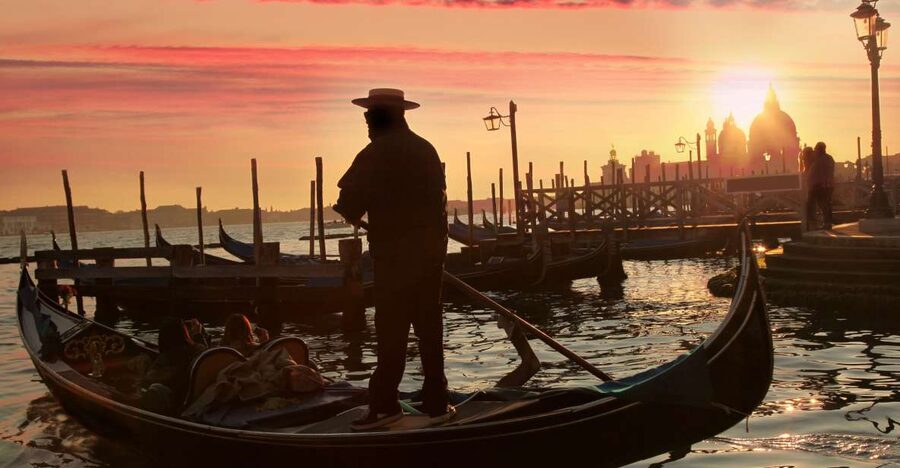 Venice: Sunset or Evening Gondola Tour - The first minutes on the shared gondola