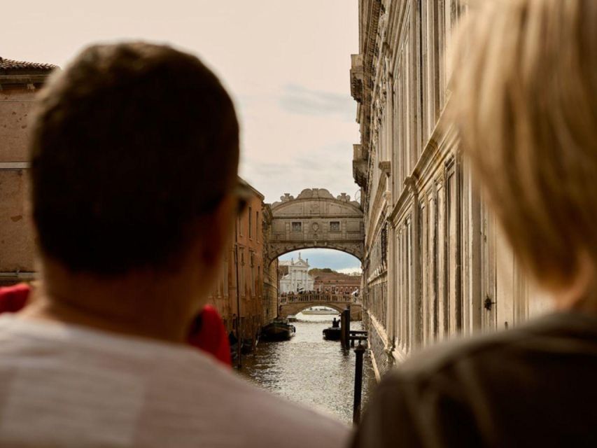 Venice: Vip Semi-Private Walking Tour with Gondola Ride - Key things to know before you book