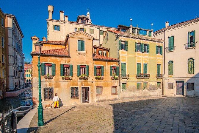 Venice Walking Tour and Gondola Ride - Who should book this Venice experience?