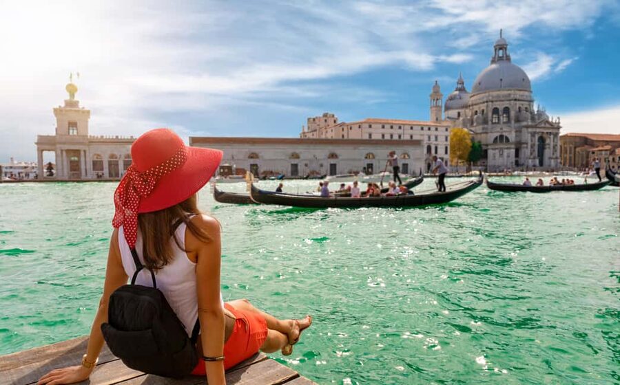 Venice: Walking Tour and Shared Gondola Ride - The gondola ride, from minor canals to the Grand Canal
