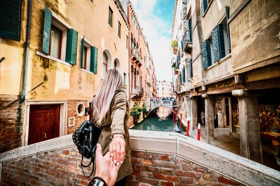 Venice: Walking Tour & Gondola Ride - Who should book this experience?