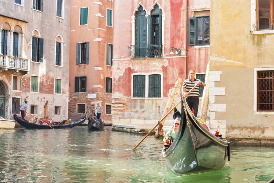 Venice: Winter Walking Tour & Romantic Gondola Ride Upgrade - Key points before you book
