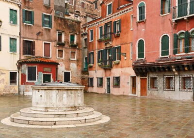 Winter Walking Tour & Romantic Gondola Ride Upgrade