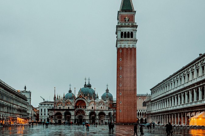 Walking Tour in Venice and Gondola Ride - What the guide adds to the walking portion