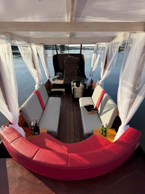 Warsaw: Private Gondola Cruise for Special Occasions - Commentary, language, and the English audio option