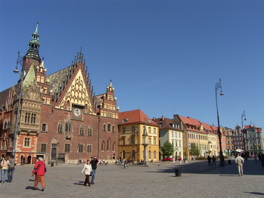 Wrocław: city walk with a professional guide and cruise - Passing the University of Wrocław