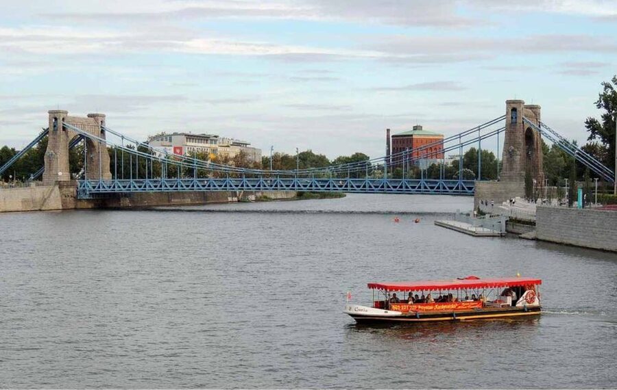 Wrocław: city walk with a professional guide and cruise - What the private format is worth