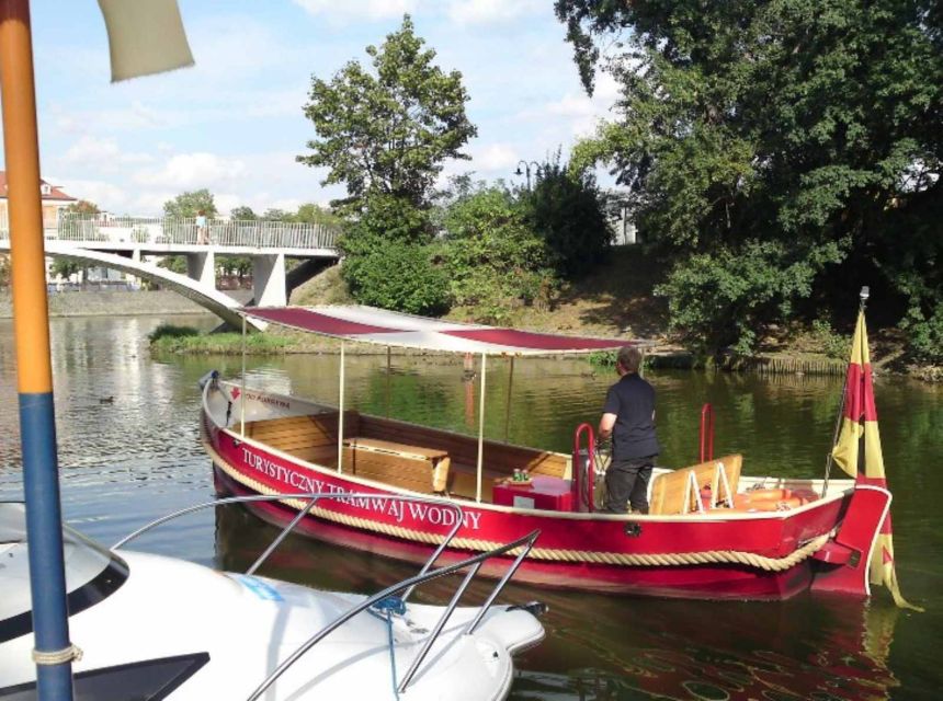 Wroclaw: Old City Walk and Cruise with Small Gondola - A short promenade pause with local food and coffee